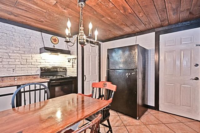 22 Adams Avenue, Seabrook, NH 03874