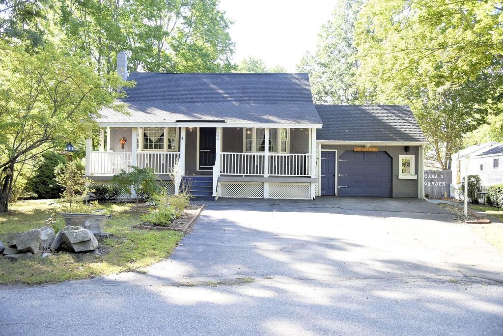 22 Adams Avenue, Seabrook, NH 03874