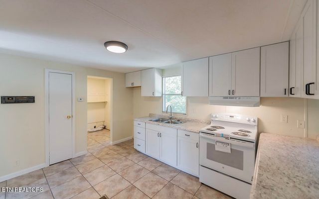 566 Old Spencer Rd. - 28 Acres, Pikeville, TN 37367