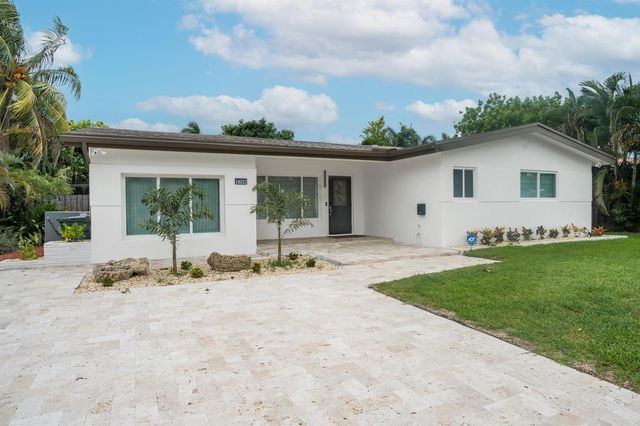 4760 NE 17th Avenue, Oakland Park, FL 33334