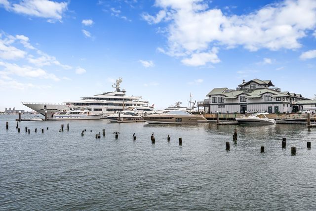 28 Atlantic Ave 222, Boston, MA 02109