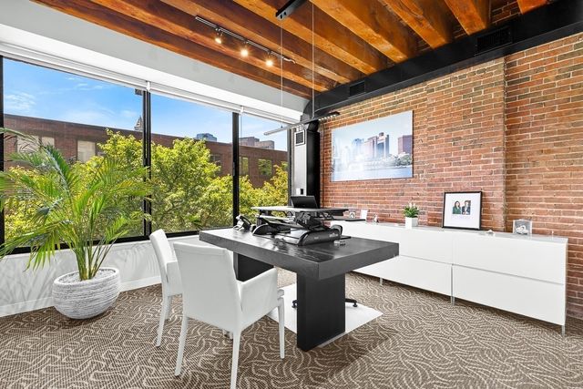 28 Atlantic Ave 222, Boston, MA 02109