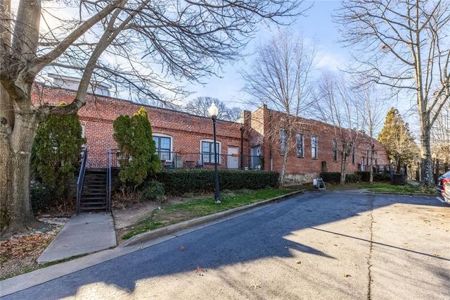 644 Wells SW 16, Atlanta, GA 30310