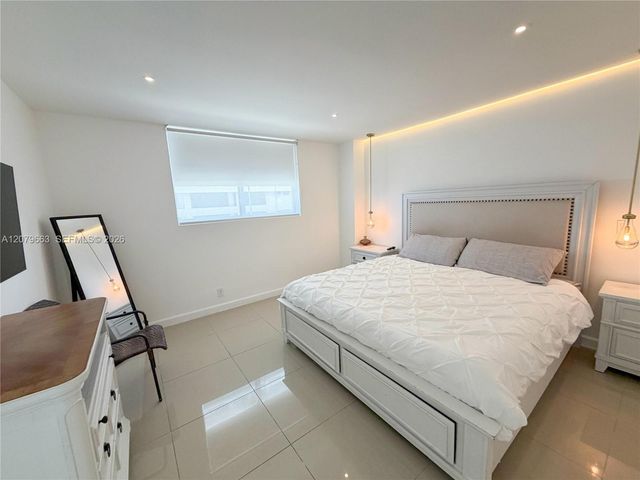 4001 S Ocean Drive 11J, Hollywood, FL 33019