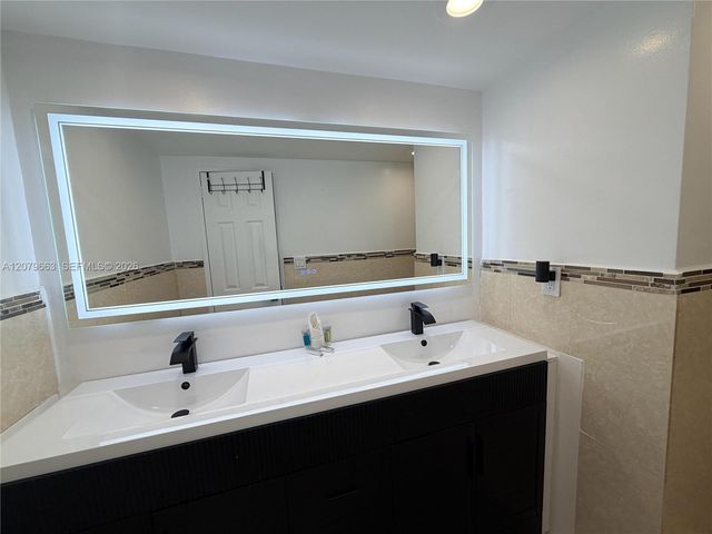 4001 S Ocean Drive 11J, Hollywood, FL 33019