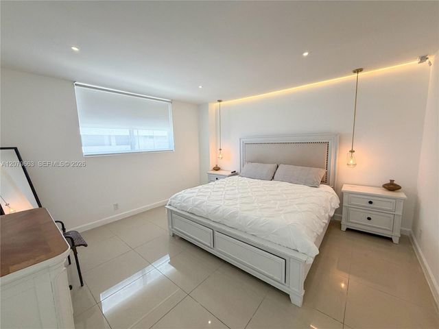 4001 S Ocean Drive 11J, Hollywood, FL 33019
