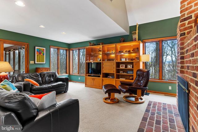 100 RICHLAND RD, Carlisle, PA 17015