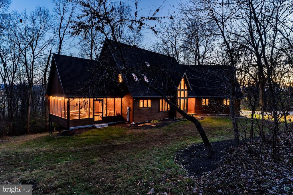 100 RICHLAND RD, Carlisle, PA 17015