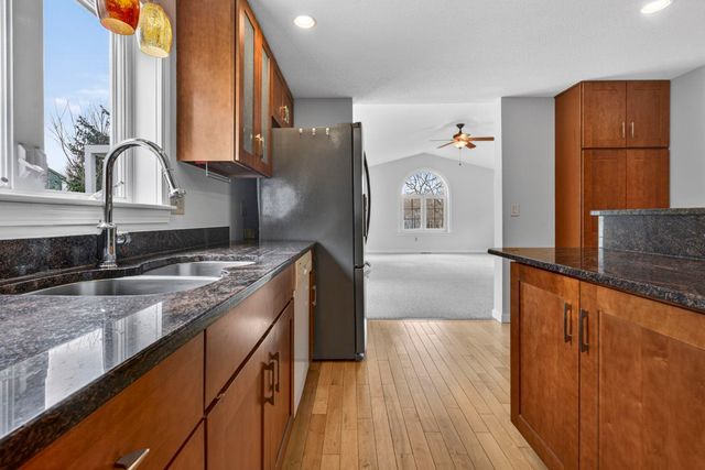 2 Windsor Drive, Litchfield, NH 03052
