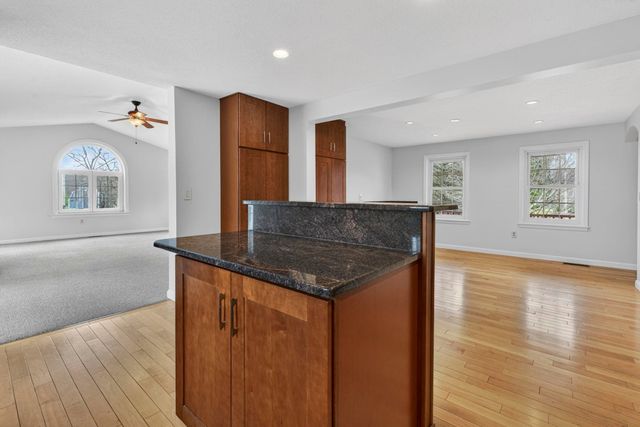 2 Windsor Drive, Litchfield, NH 03052