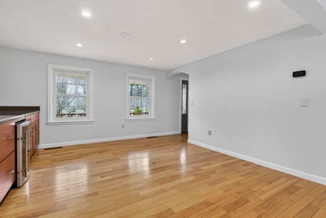 2 Windsor Drive, Litchfield, NH 03052