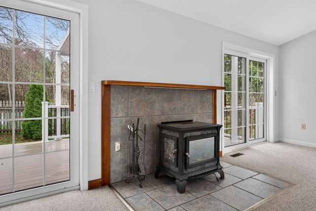 2 Windsor Drive, Litchfield, NH 03052