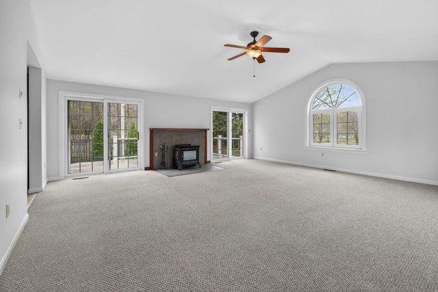 2 Windsor Drive, Litchfield, NH 03052