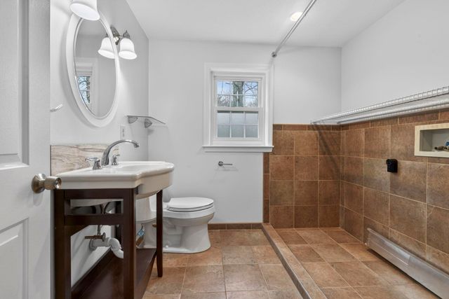 2 Windsor Drive, Litchfield, NH 03052