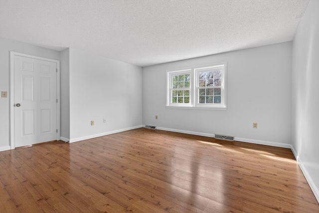 2 Windsor Drive, Litchfield, NH 03052