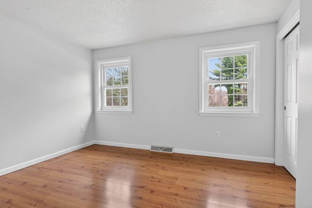 2 Windsor Drive, Litchfield, NH 03052