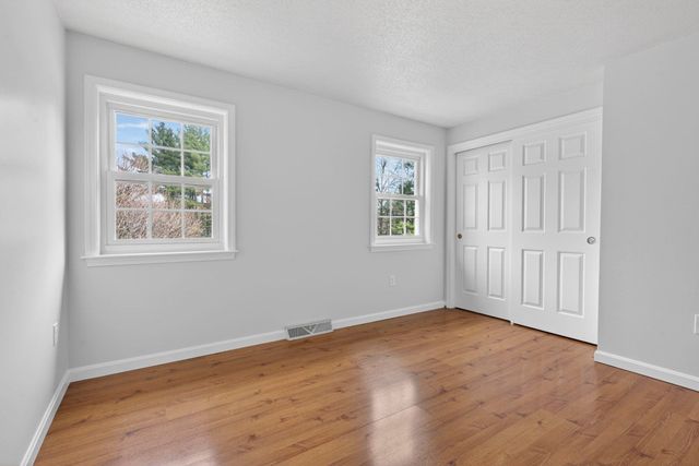 2 Windsor Drive, Litchfield, NH 03052