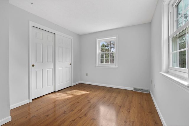 2 Windsor Drive, Litchfield, NH 03052
