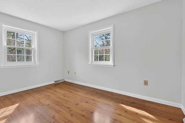 2 Windsor Drive, Litchfield, NH 03052