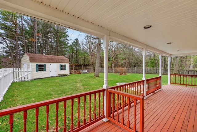 2 Windsor Drive, Litchfield, NH 03052