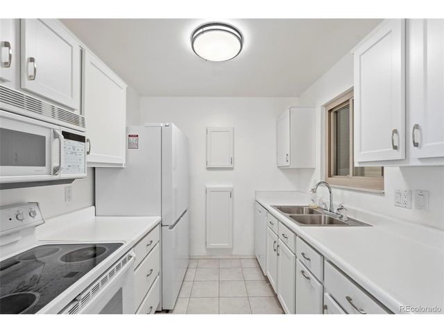 2120 Eddington Way, Colorado Springs, CO 80916