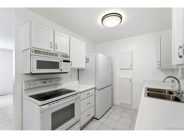 2120 Eddington Way, Colorado Springs, CO 80916