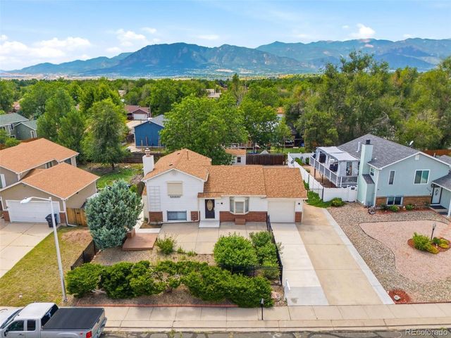 2120 Eddington Way, Colorado Springs, CO 80916