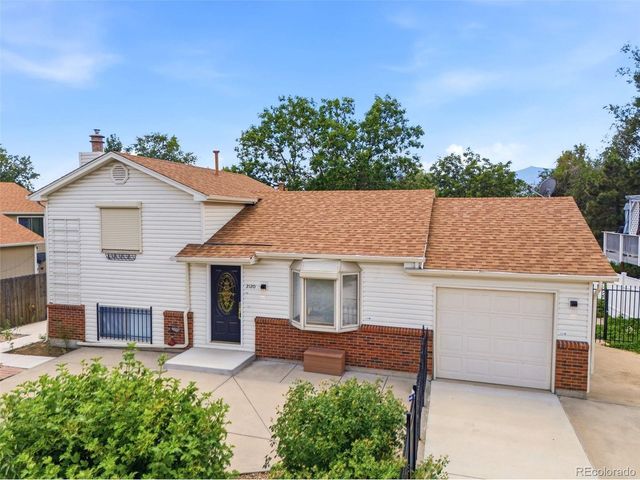 2120 Eddington Way, Colorado Springs, CO 80916