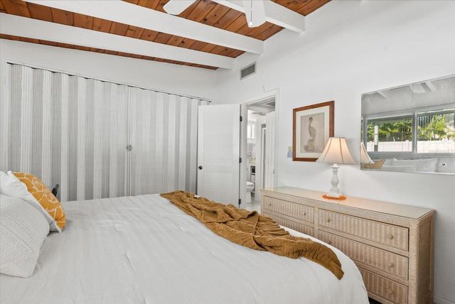 6006 MIDNIGHT PASS ROAD 11, Sarasota, FL 34242