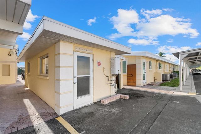 6006 MIDNIGHT PASS ROAD 11, Sarasota, FL 34242