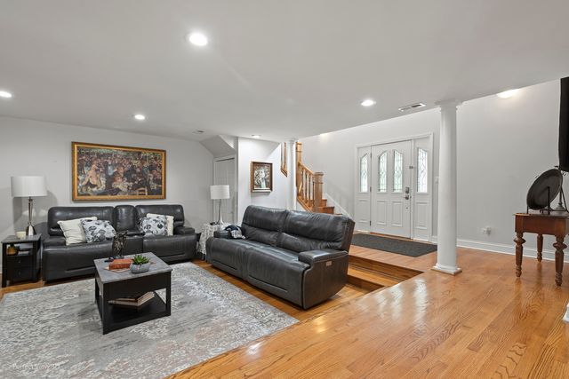 0N632 Gables Boulevard, Wheaton, IL 60187