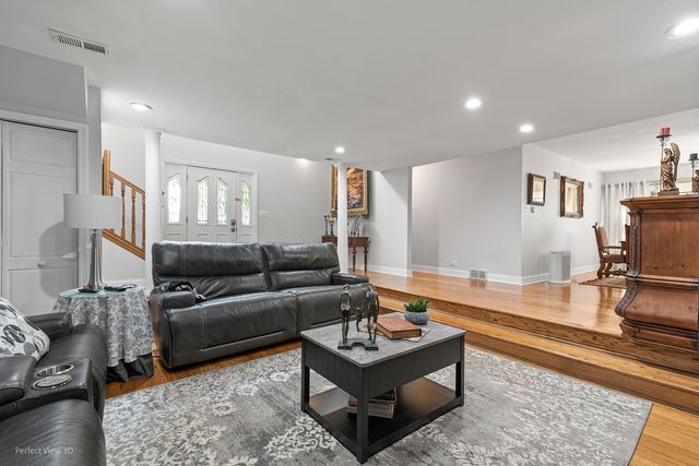 0N632 Gables Boulevard, Wheaton, IL 60187