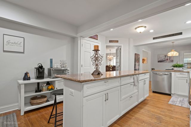 0N632 Gables Boulevard, Wheaton, IL 60187