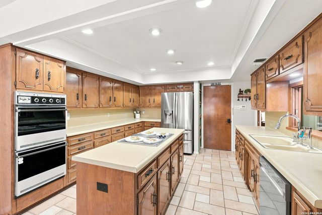 3443 HUNTERS CIR, San Antonio, TX 78230