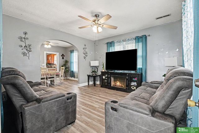 827 S 8th Street, Norfolk, NE 68701