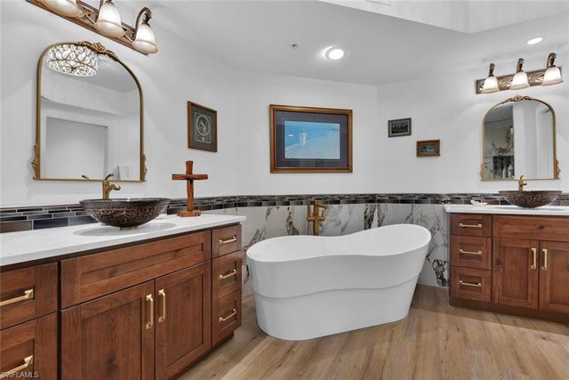 1065 Borghese LN 2003, Naples, FL 34114