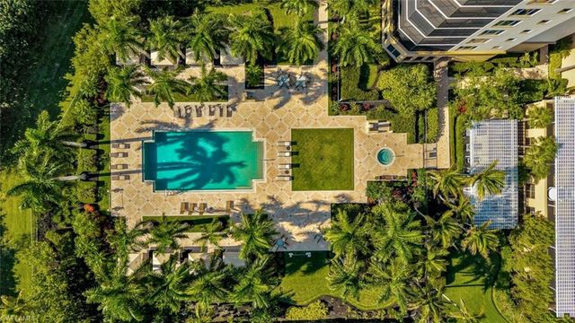 1065 Borghese LN 2003, Naples, FL 34114