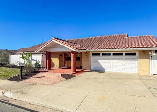 1554 W Country Club Lane, Escondido, CA 92026