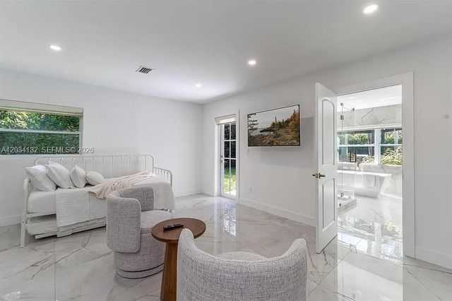 15201 SW 74th Place, Palmetto Bay, FL 33157