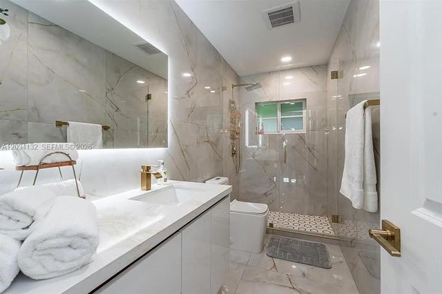 15201 SW 74th Place, Palmetto Bay, FL 33157
