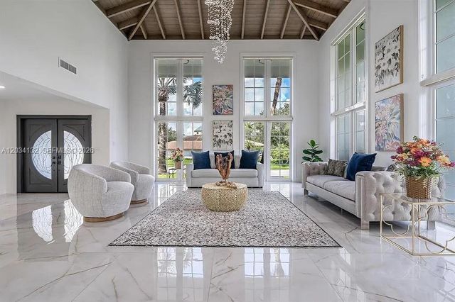 15201 SW 74th Place, Palmetto Bay, FL 33157