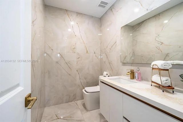 15201 SW 74th Place, Palmetto Bay, FL 33157