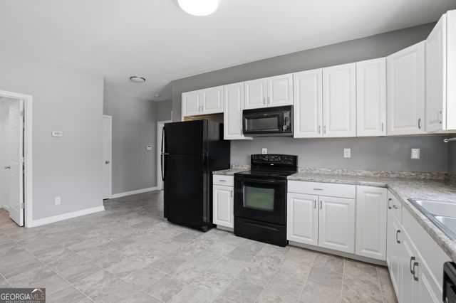 8 Landcaster Place, Oxford, GA 30054