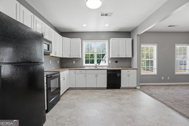 8 Landcaster Place, Oxford, GA 30054