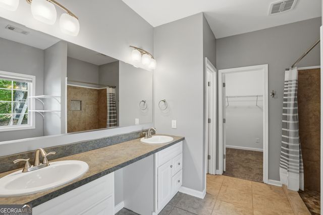 8 Landcaster Place, Oxford, GA 30054