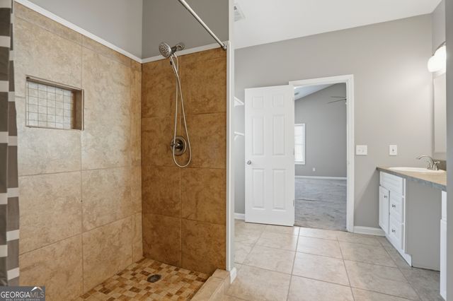 8 Landcaster Place, Oxford, GA 30054