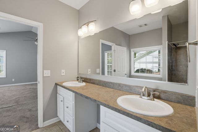8 Landcaster Place, Oxford, GA 30054