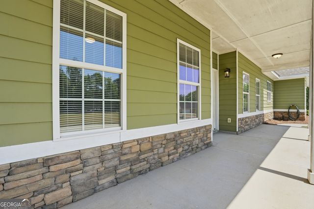 8 Landcaster Place, Oxford, GA 30054
