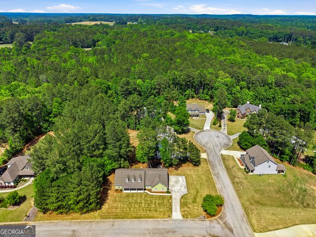 8 Landcaster Place, Oxford, GA 30054