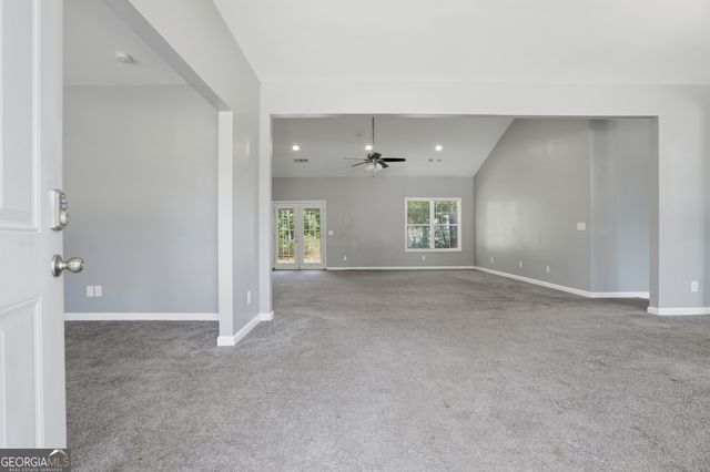 8 Landcaster Place, Oxford, GA 30054